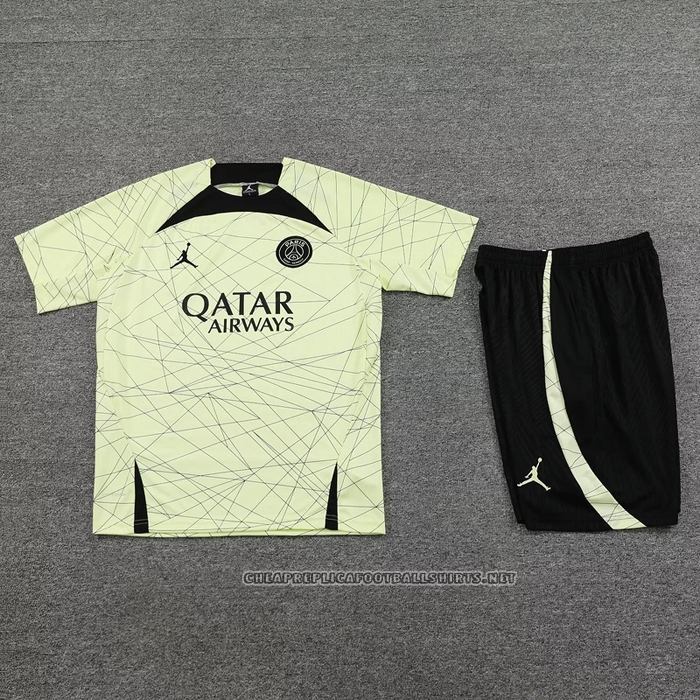 Tracksuit
 Paris Saint-Germain Jordan 2023-2024 Short Sleeve
 Yellow
 - Shorts
